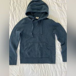UpWest small men sweater with hoodie.